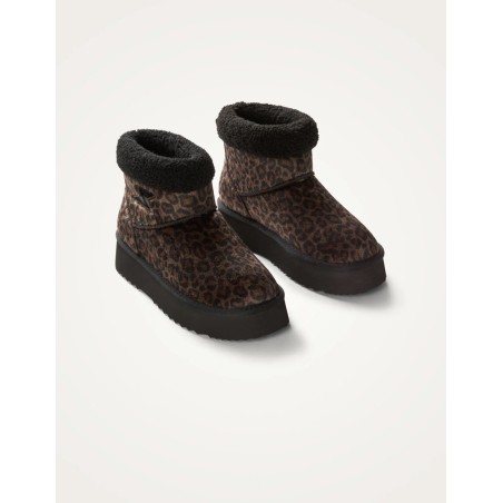 Paire de boots d’hiver léopard marron, bout rond confortable, intérieur faux shearling noir et semelle crantée