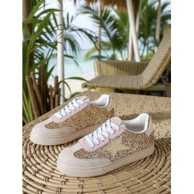 Basket Milvia Findlay blanche avec paillettes gold et étoile latérale
Basket Milvia Findlay blanche pailletée gold