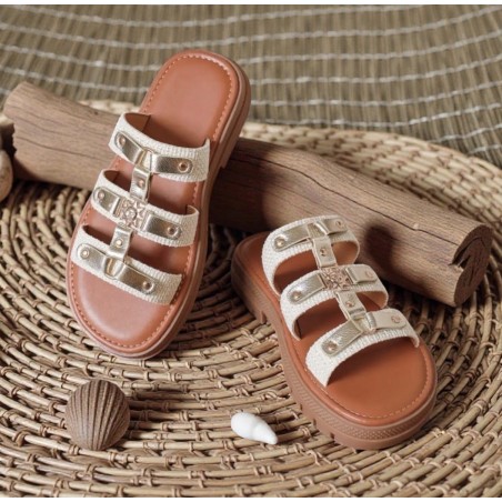 Sandales femme Camélia beige Findlay avec lanières effet tressé/toile, détails dorés et semelle épaisse confortable.