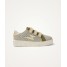 Profil des baskets MAGGIE Originals kaki Vanessa Wu