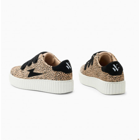 Baskets Sophie beiges Vanessa Wu avec patch arrière noir et semelle épaisse blanche