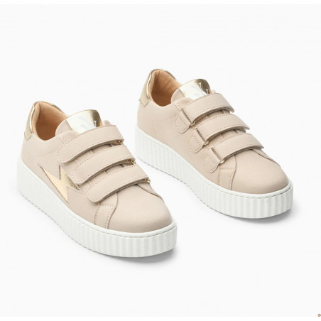 Baskets Alison beige Vanessa Wu avec trois brides à scratchs et bout rond